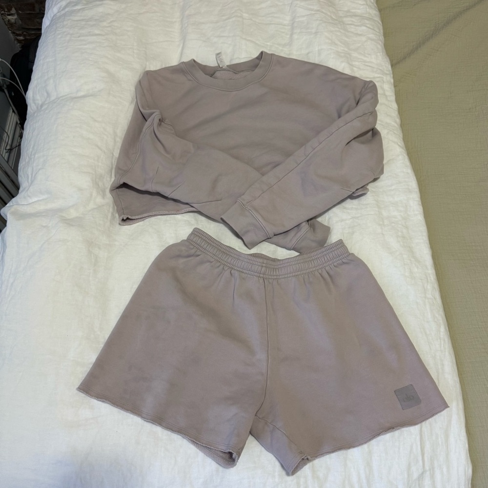 ALO Yoga Lavender Sweatset